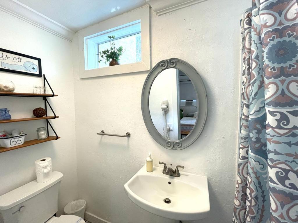 Private Studio With Free Parking Маями Екстериор снимка